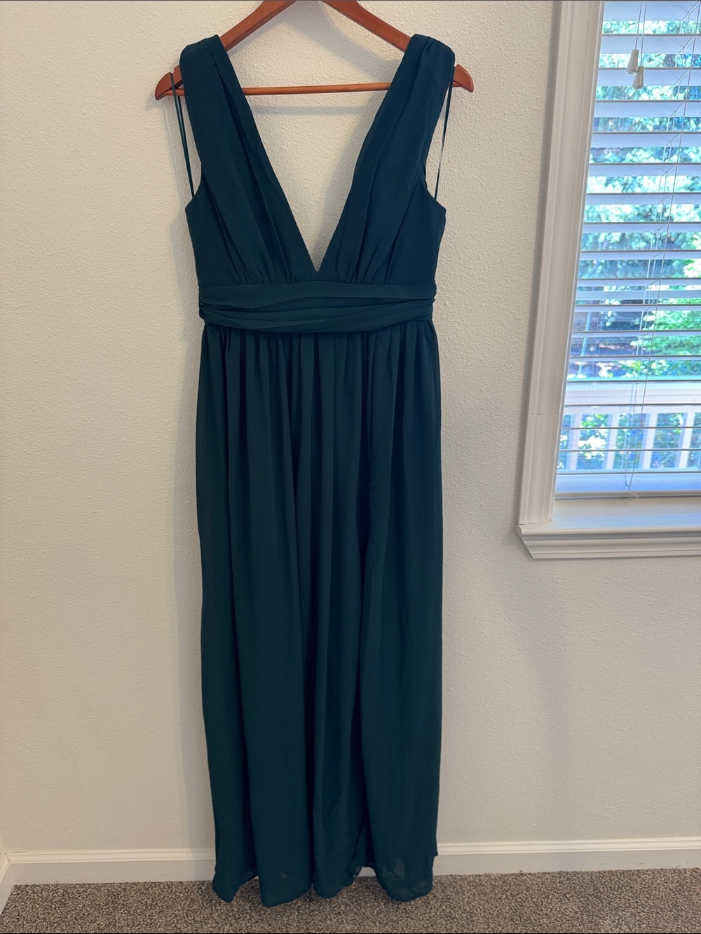 NWT Maniju Emerald Green Chiffon Maxi Formal Bridesmaid Prom Gown Medium